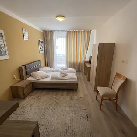 Fontana Bådhotel *